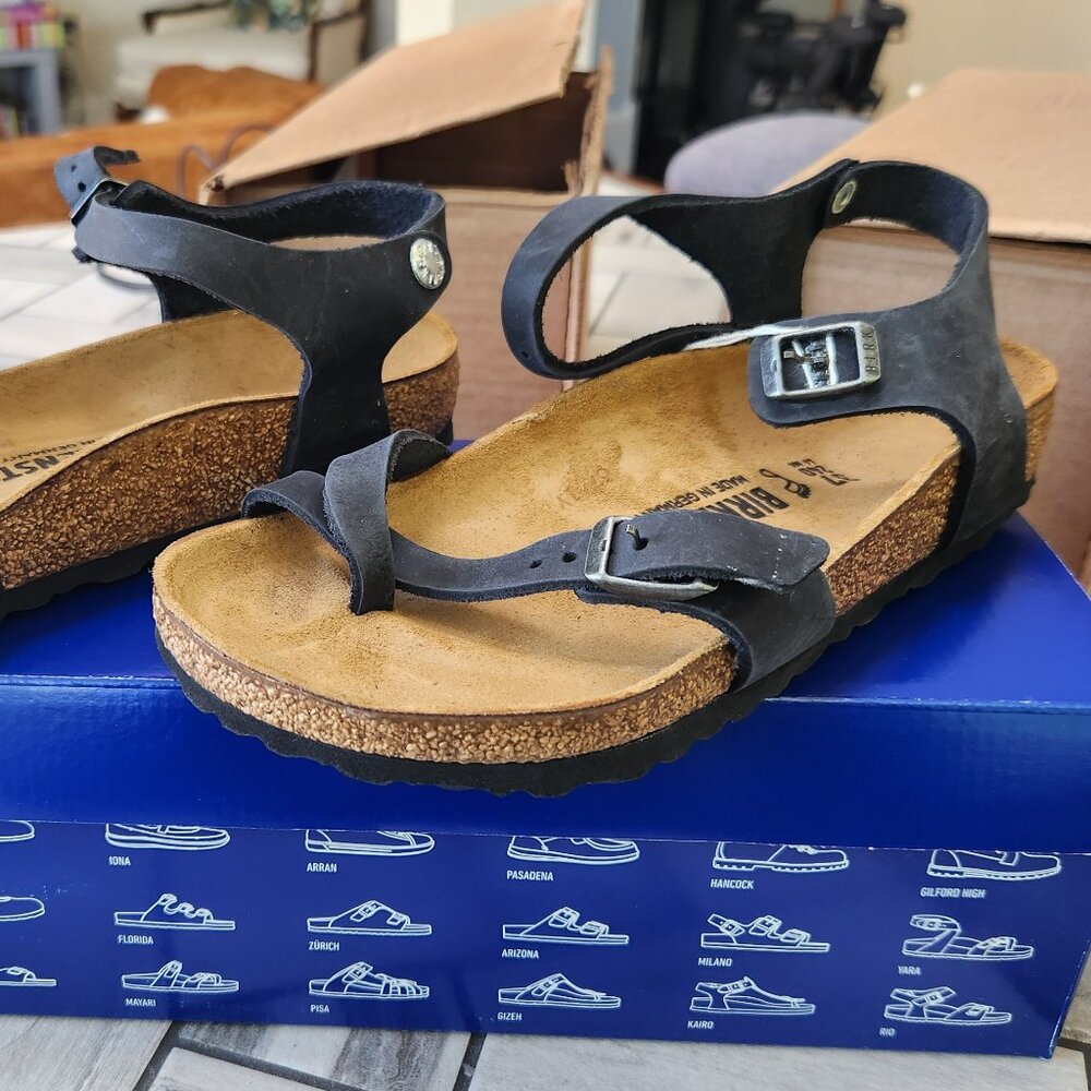 Birkenstock Taormina Oiled Black Leather Sandals